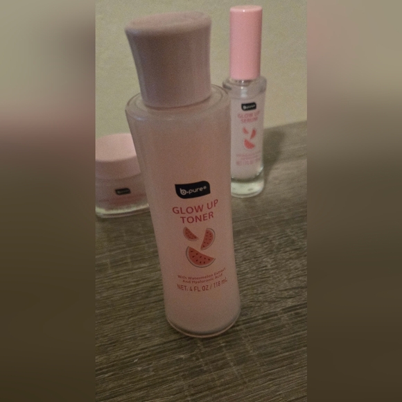 B Pure Glow Up 3-Piece Set + Happy Skin Berry Glowy & Sheer Melon Serum Duo - Picture 2 of 7